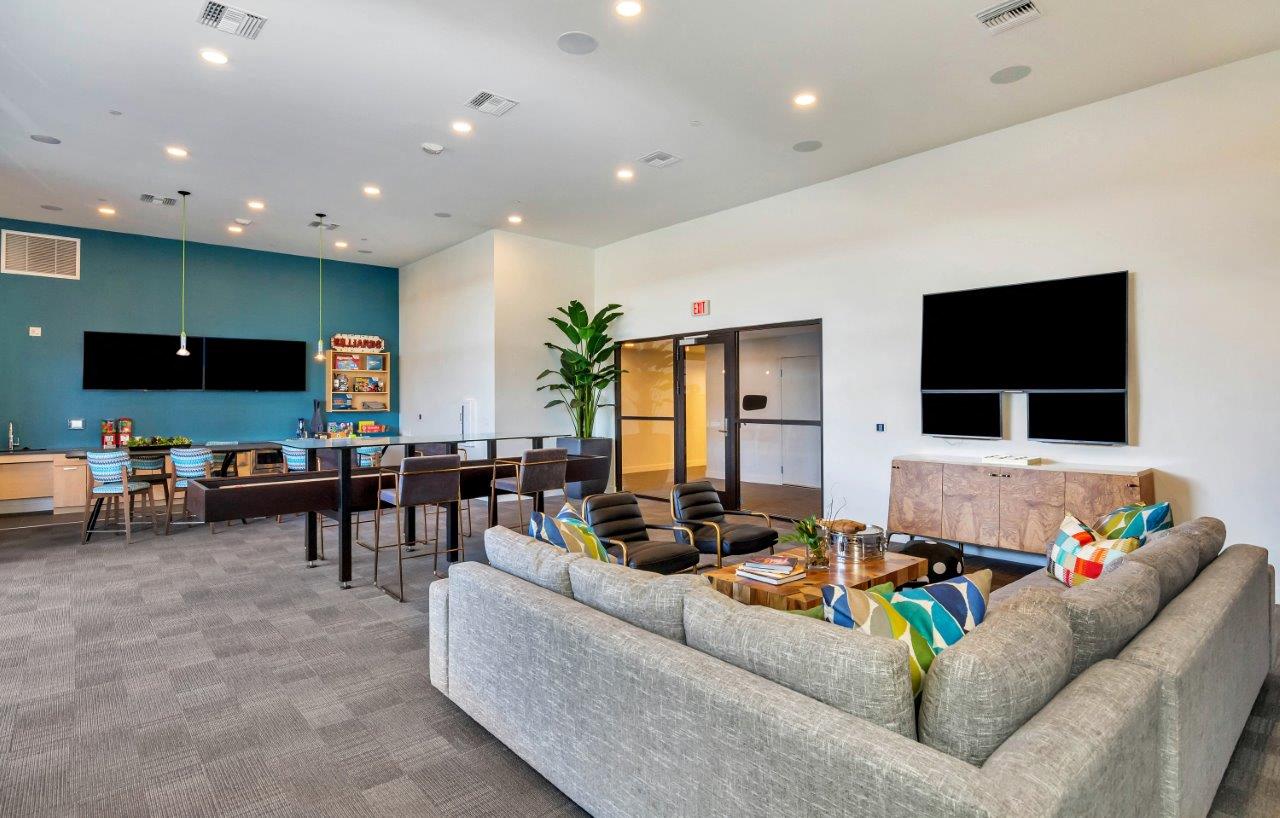 The Curve at Melrose Luxury Apartments Apartments in Phoenix, AZ